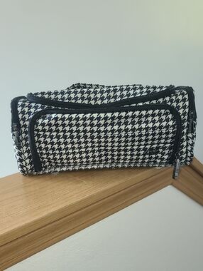 lug Black and White Houndstooth Toiletry Bag